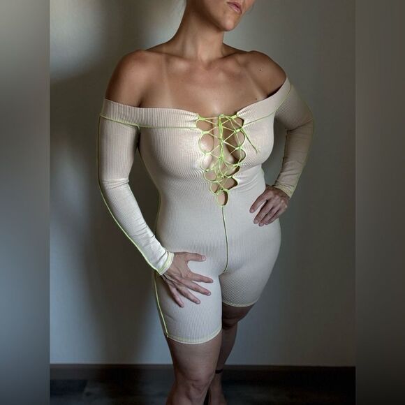 Fashion Nova Ribbed Romper Taupe Neon Green NEW Medium Edgy - Picture 1 of 11
